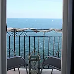 Casa Adriana Fronte Mare Appartamento *