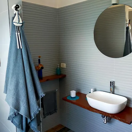 Casa Adriana Fronte Mare Apartment