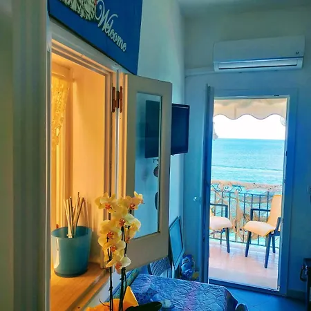 Apartment Casa Adriana Fronte Mare *