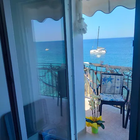 Casa Adriana Fronte Mare Διαμέρισμα